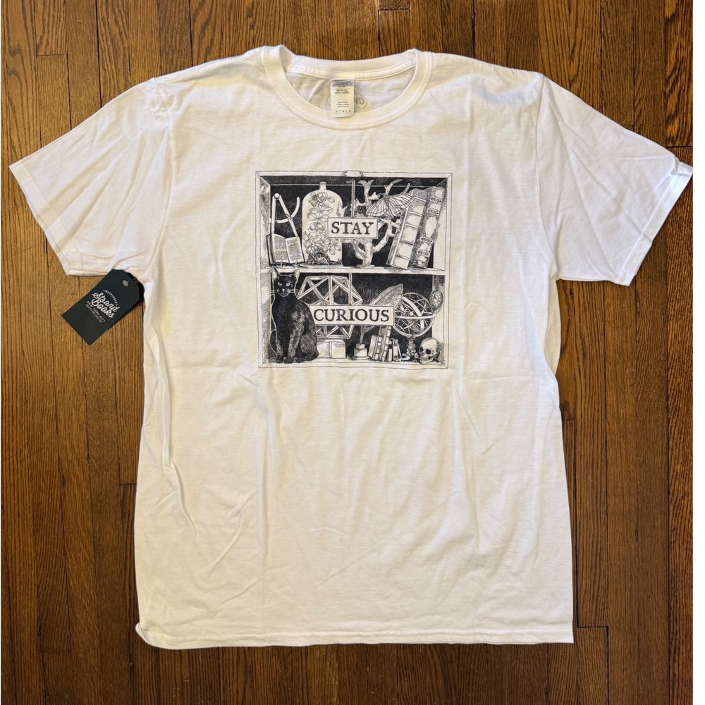 Strand Bookstore Stay Curious Graphic T-Shirt White Black Cat Skull Science L